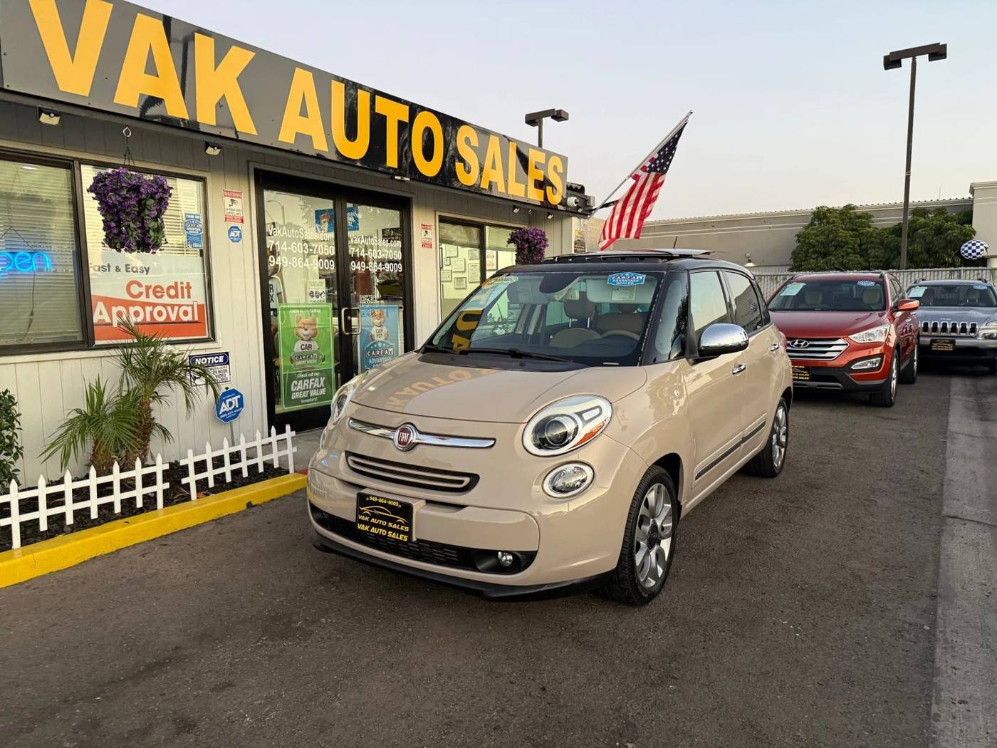 2014 FIAT 500L Lounge — Hatchback — 53,723 mi — Huntington Beach, CA