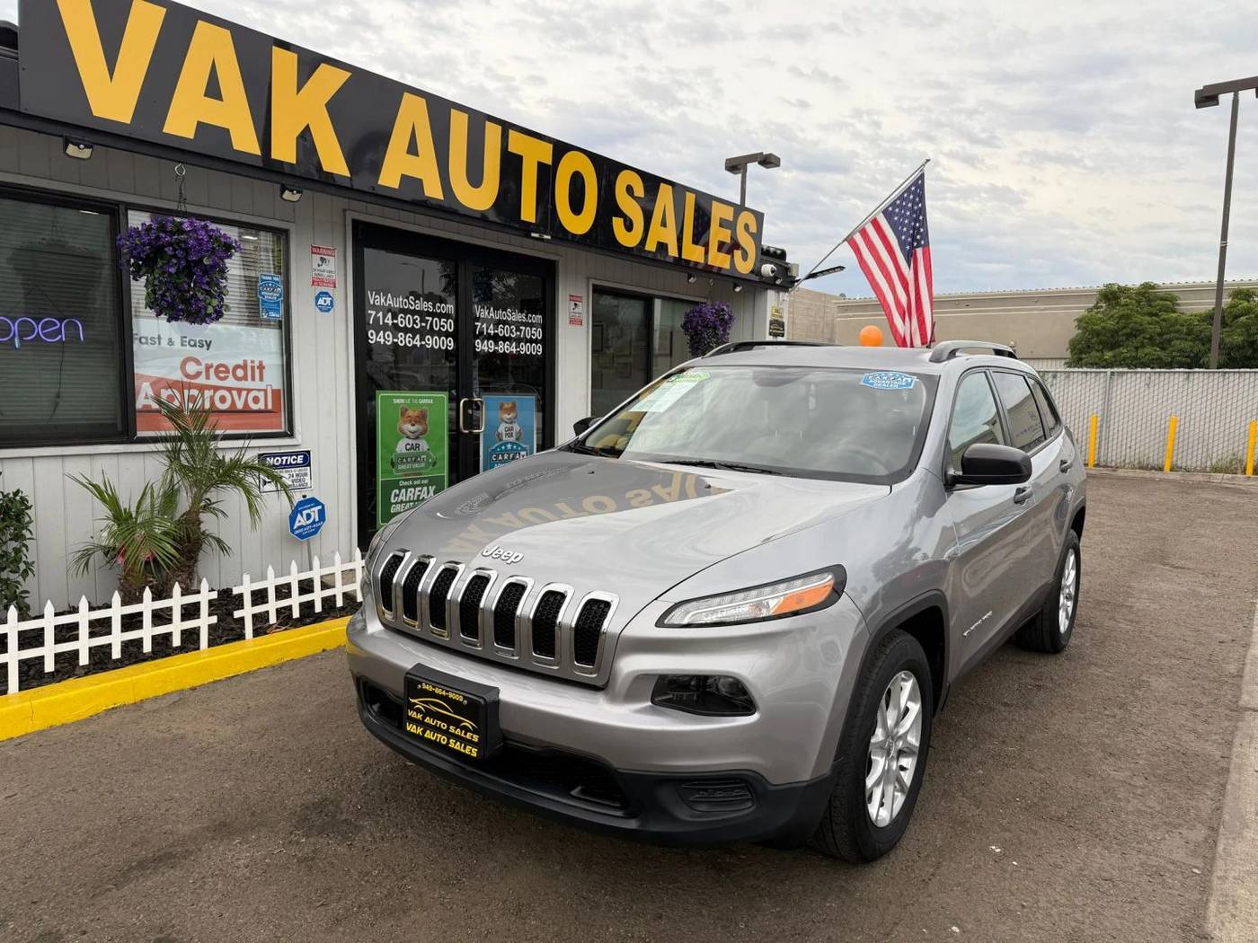 2016 Jeep Cherokee Sport — SUV — 125,538 mi — Huntington Beach, CA