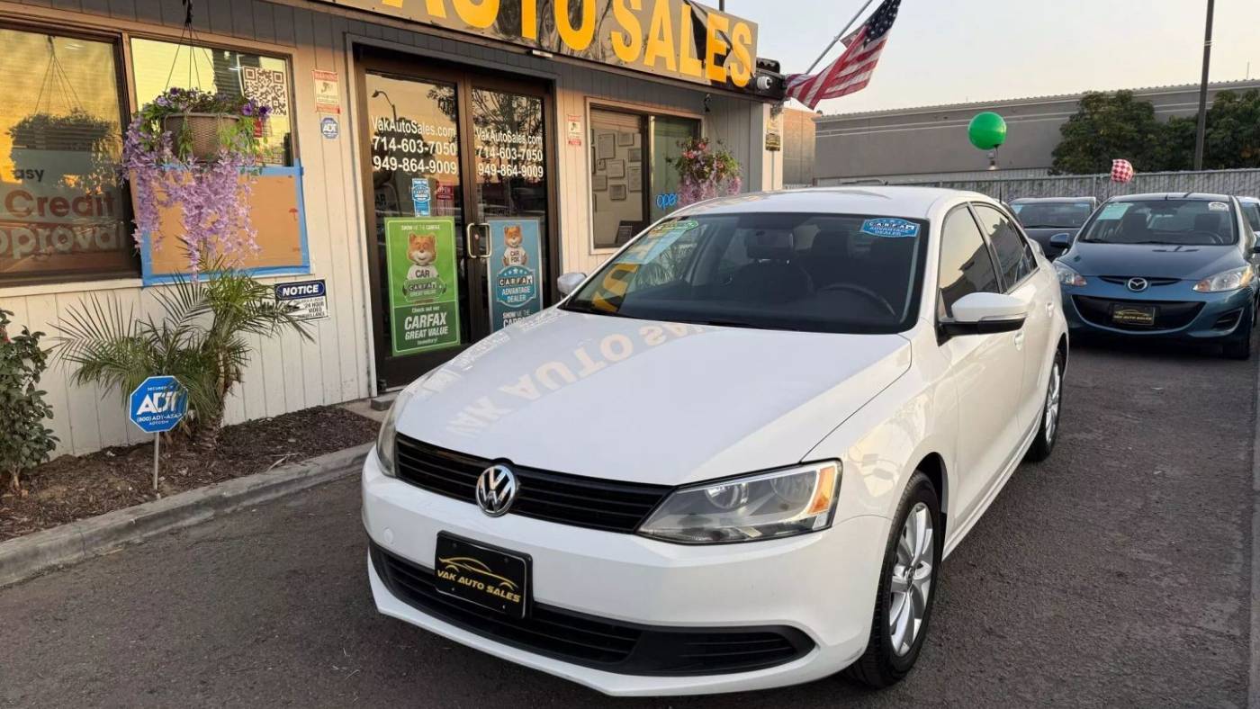 2011 Volkswagen Jetta SE — Sedan — 126,614 mi — Huntington Beach, CA