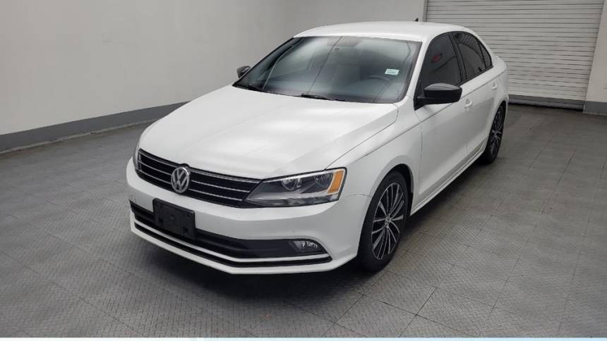 2016 Volkswagen Jetta 1.8T Sport — Sedan — 114,213 mi — Des Moines, IA
