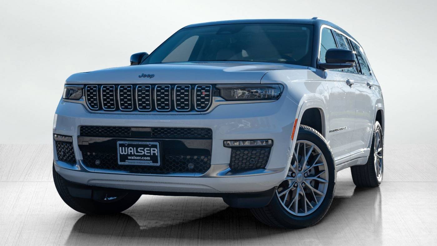 2023 Jeep Grand Cherokee Summit — SUV — 21,794 mi — Overland Park, KS