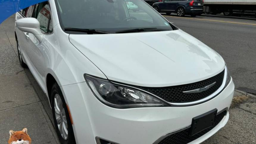 2017 Chrysler Pacifica Touring L — Minivan — 125,043 mi — Brooklyn, NY