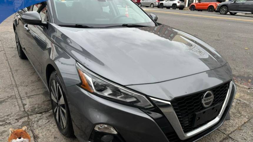 2020 Nissan Altima SV — Sedan — 111,897 mi — Brooklyn, NY
