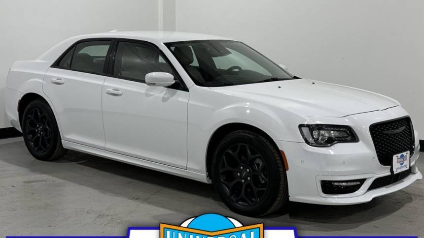 2022 Chrysler 300 Touring L — Sedan — 37,461 mi — Blue Springs, MO