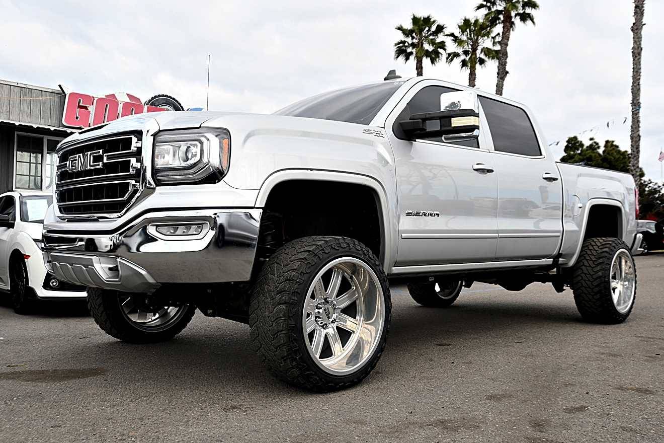2017 GMC Sierra 1500 SLE — Pickup Truck — 93,451 mi — San Diego, CA