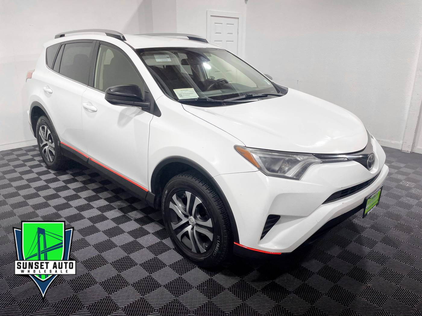 2018 Toyota RAV4 LE — SUV — 174,151 mi — Tacoma, WA