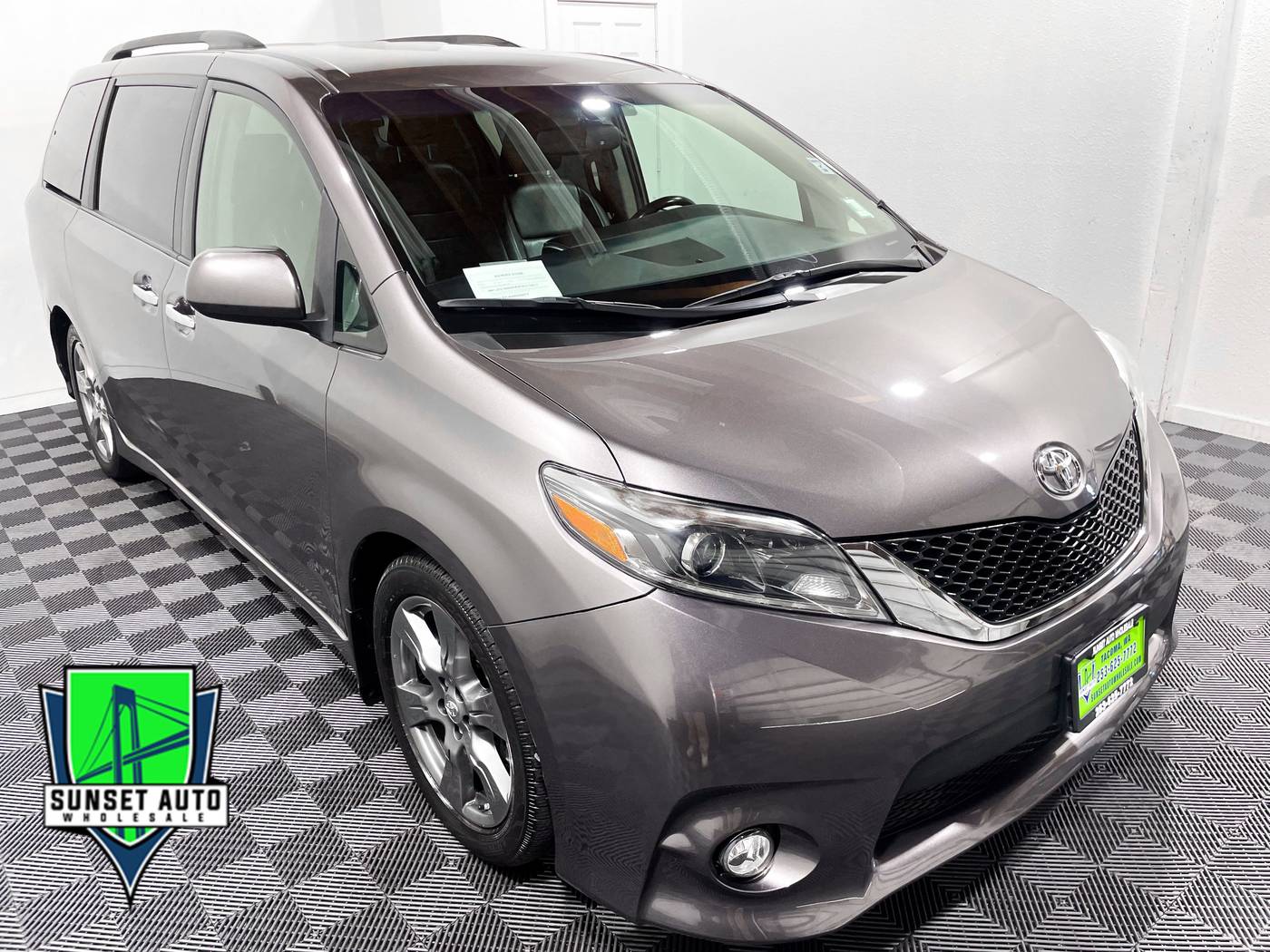2017 Toyota Sienna SE — Minivan — 103,396 mi — Tacoma, WA