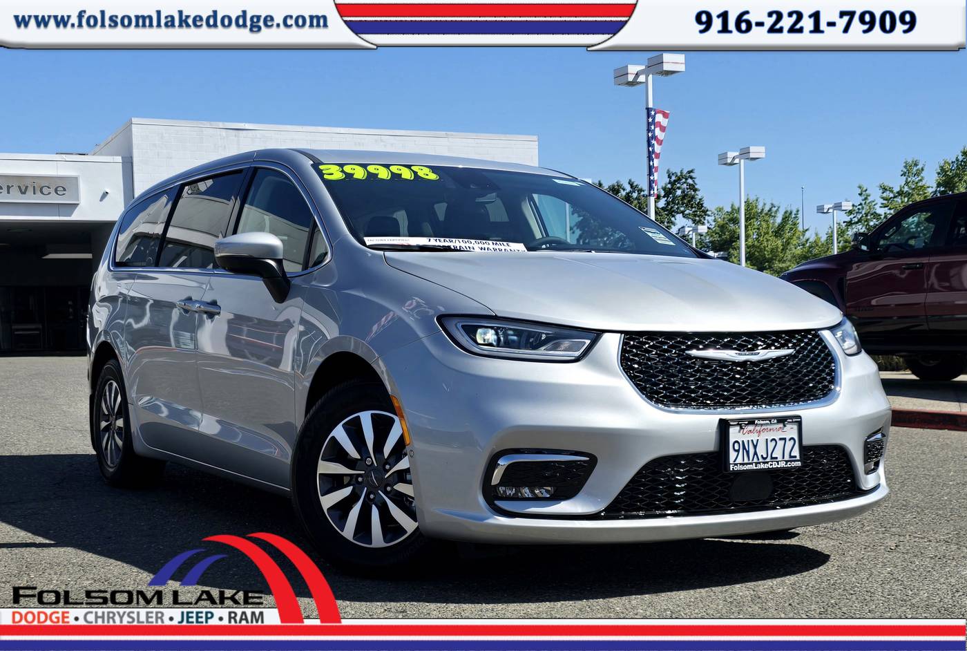 2023 Chrysler Pacifica Hybrid Touring L — Minivan — 12,207 mi — Folsom, CA