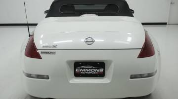 white nissan 350z for sale