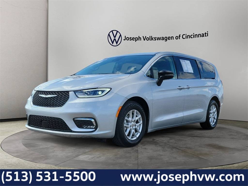 2024 Chrysler Pacifica Touring L — Minivan — 6,246 mi — Cincinnati, OH