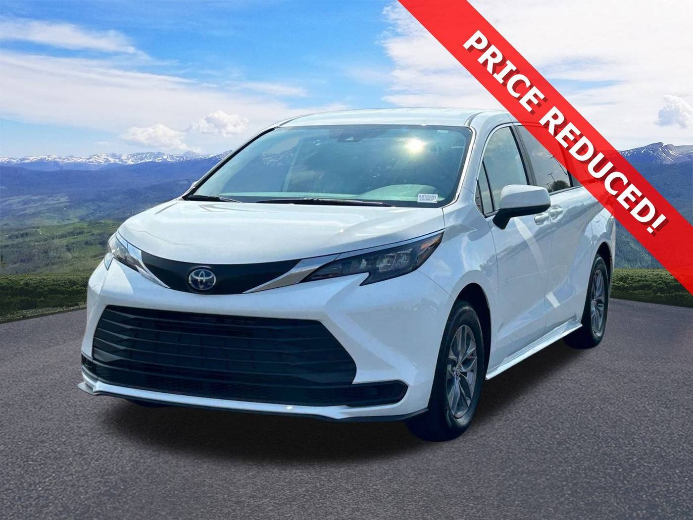 2025 Toyota Sienna LE — Minivan — 6,580 mi — Murray, UT