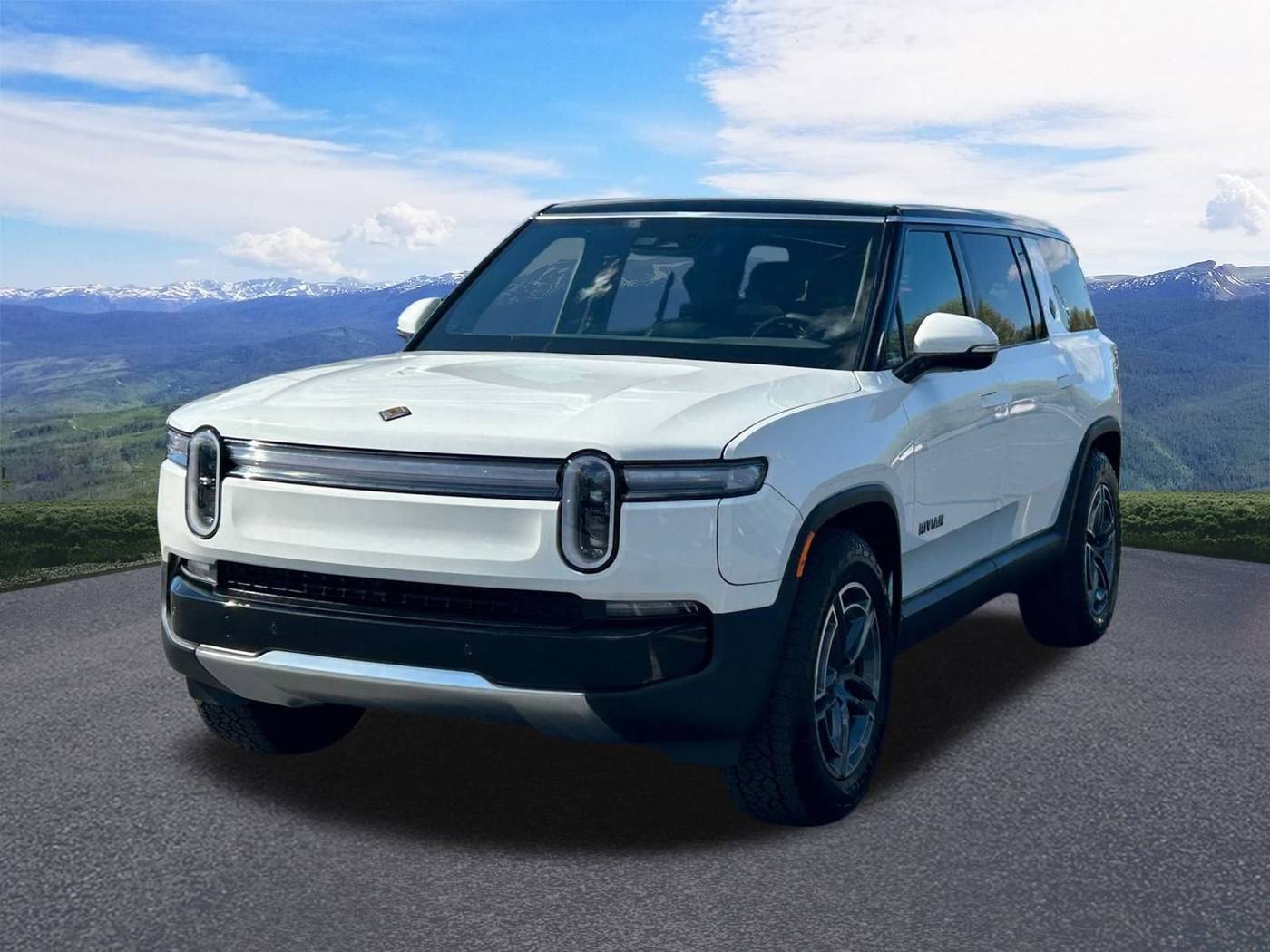2025 Rivian R1S
