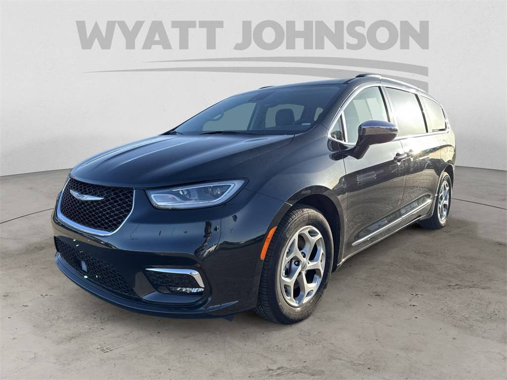 2023 Chrysler Pacifica Limited — Minivan — 64,811 mi — Clarksville, TN