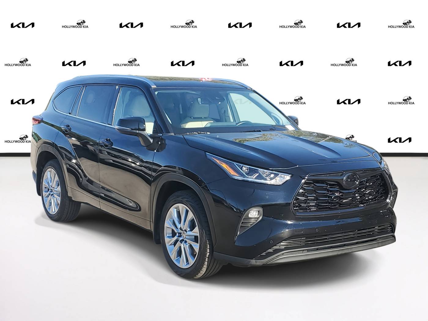 2023 Toyota Highlander L — SUV — 43,531 mi — Hollywood, FL