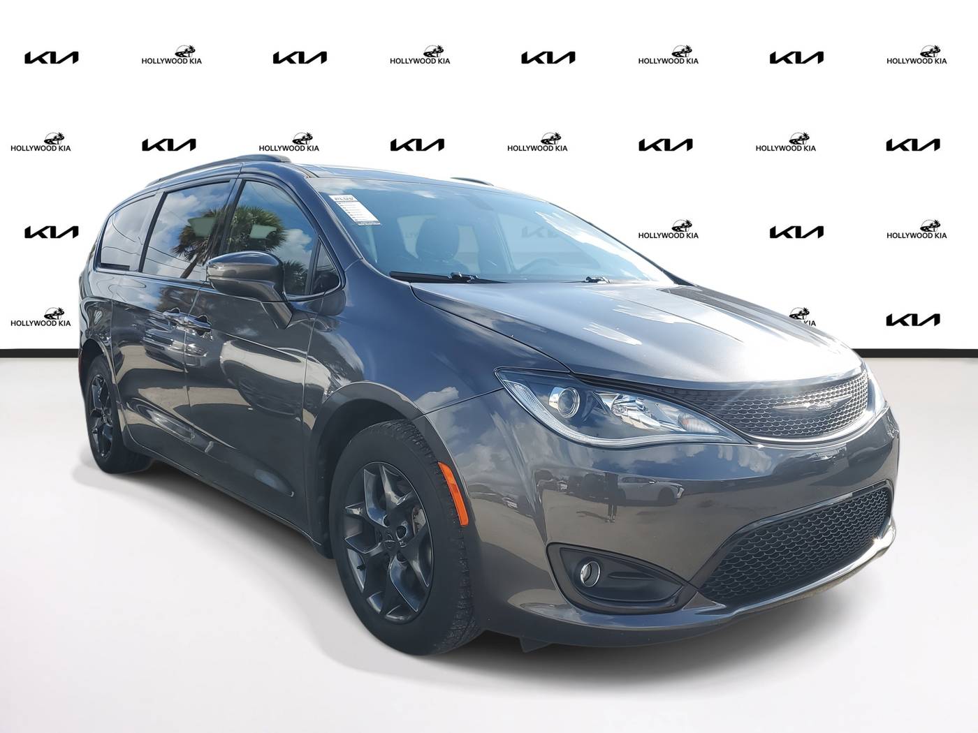 2020 Chrysler Pacifica Touring L Plus — Minivan — 76,300 mi — Hollywood, FL