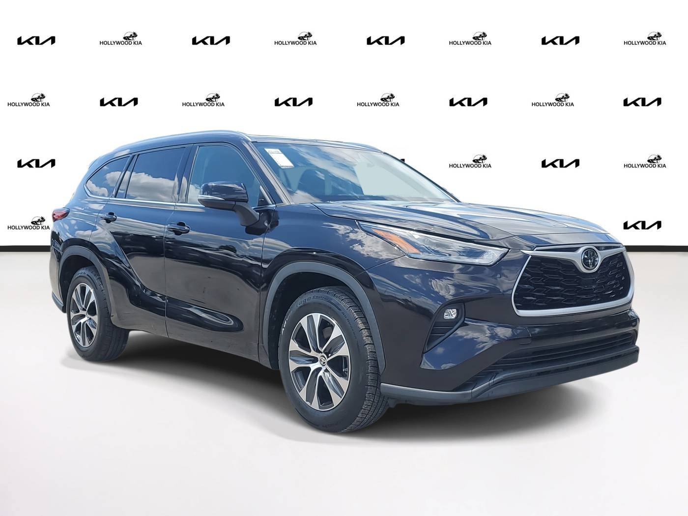 2021 Toyota Highlander XLE — SUV — 93,904 mi — Hollywood, FL