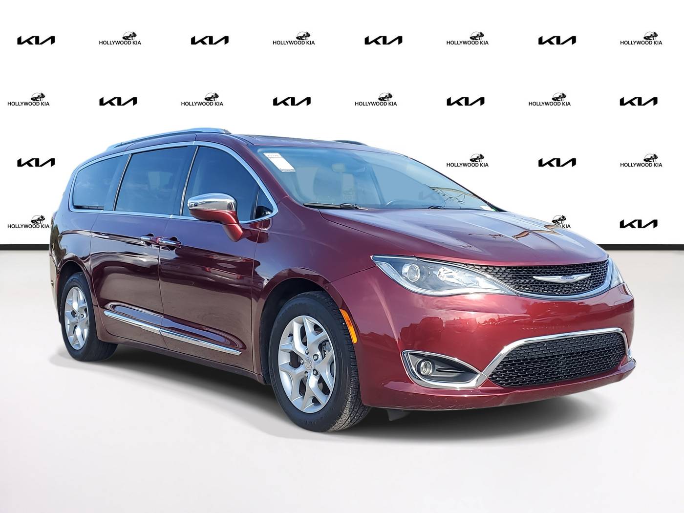 2020 Chrysler Pacifica Limited — Minivan — 60,807 mi — Hollywood, FL