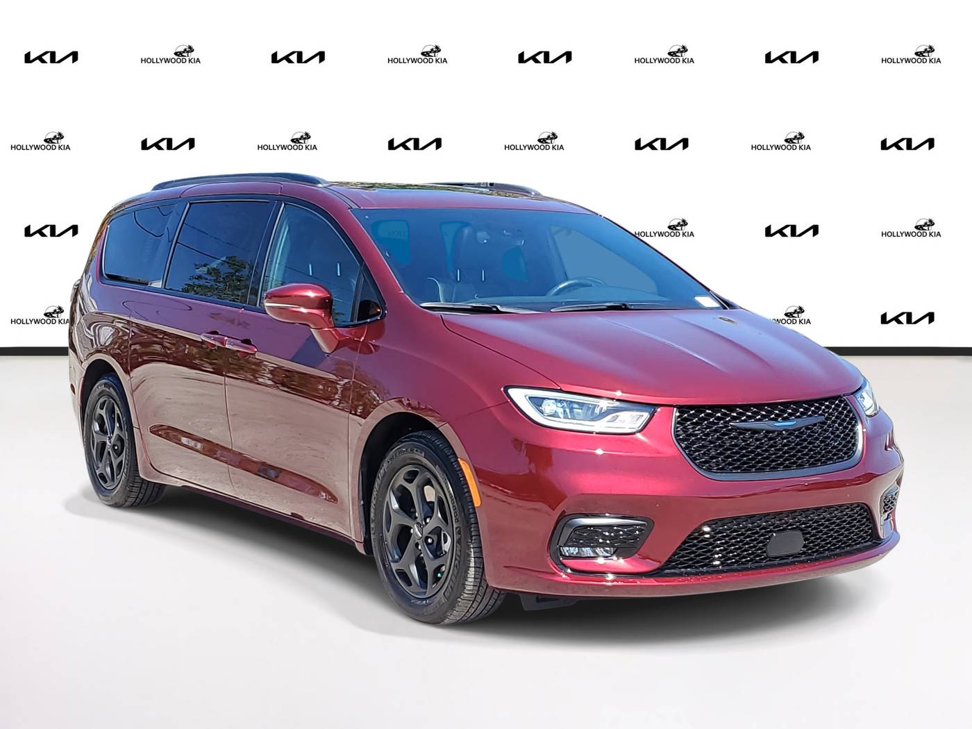 2021 Chrysler Pacifica Hybrid Limited — Minivan — 17,139 mi — Hollywood, FL