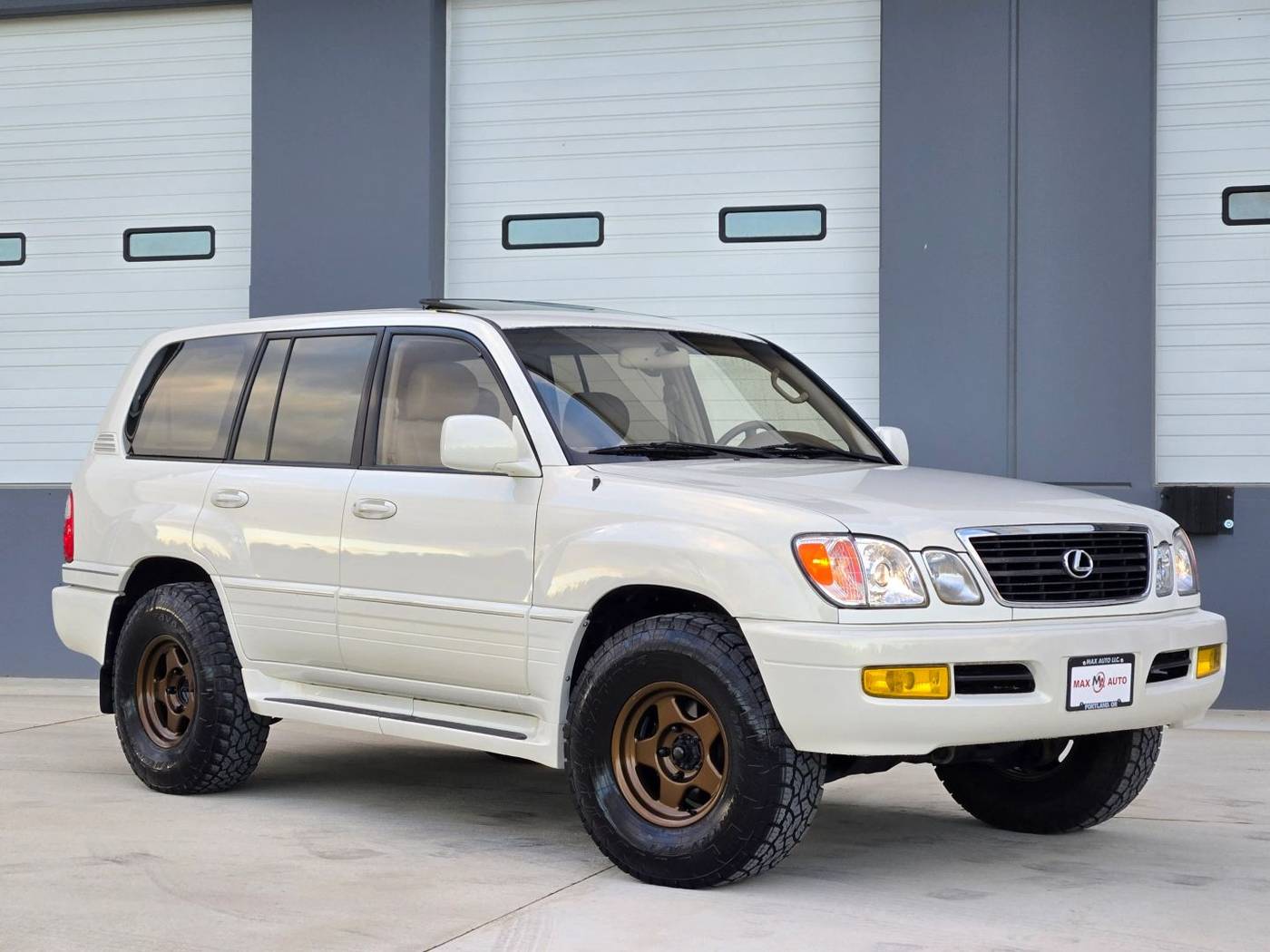 1999 Lexus LX 470 Base