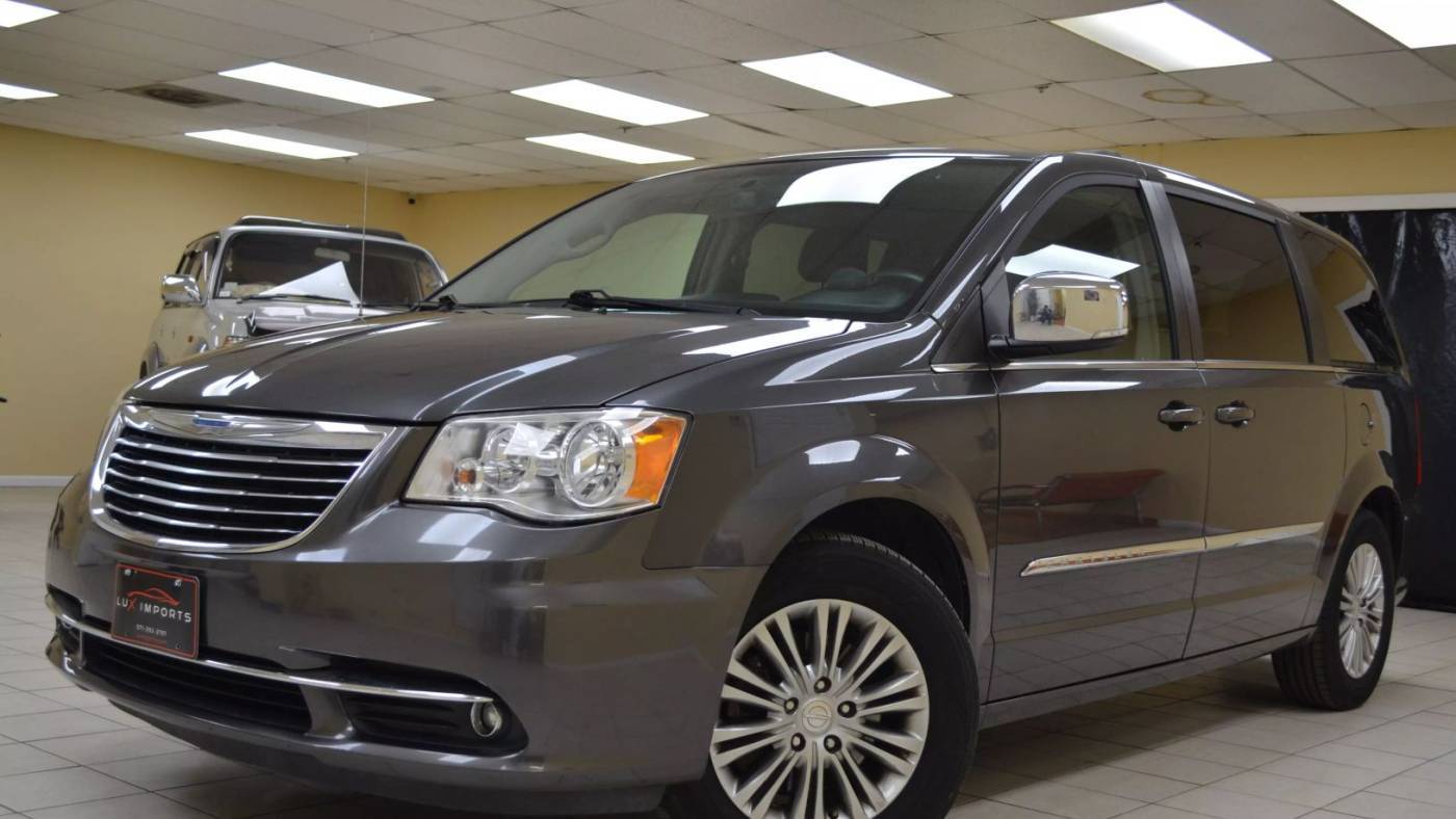2016 Chrysler Town & Country Touring-L — Minivan — 135,139 mi — Manassas, VA
