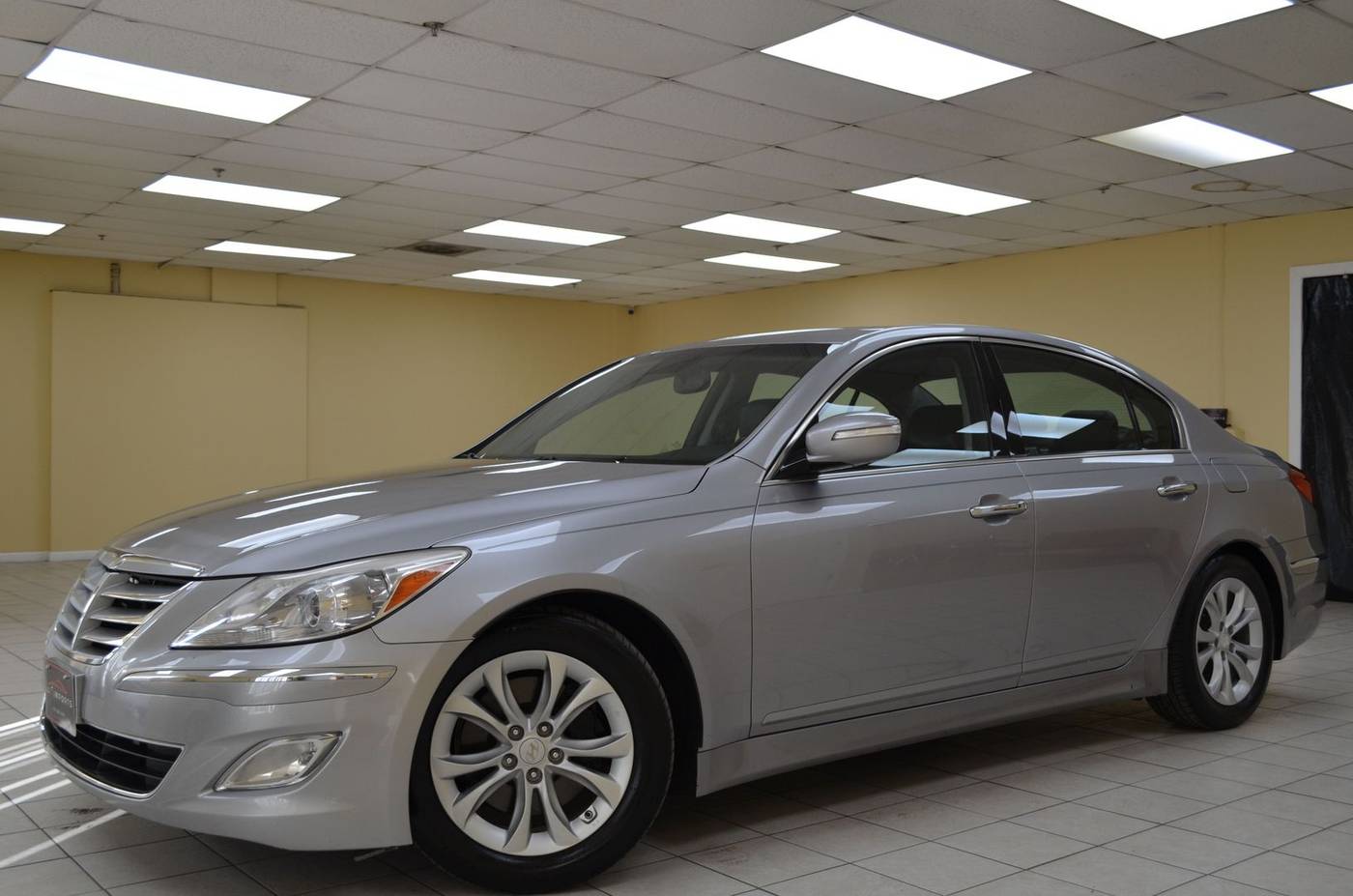 2013 Hyundai Genesis 3.8 — Sedan — 118,465 mi — Manassas, VA