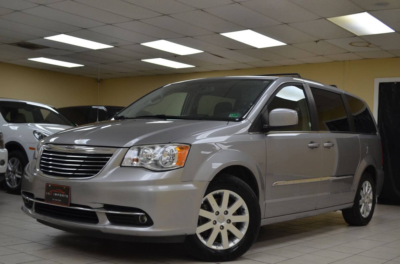 2016 Chrysler Town & Country Touring — Minivan — 134,279 mi — Manassas, VA