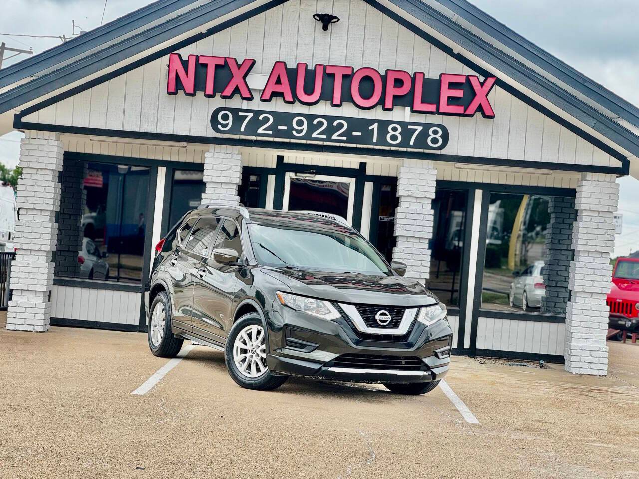 2017 Nissan Rogue SV — SUV — 129,660 mi — Garland, TX