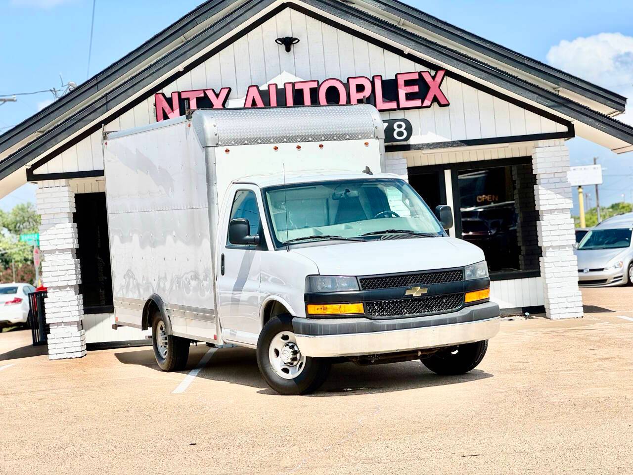 2019 Chevrolet Express Commercial Cutaway 3500 — Chassis Cab Truck — 96,412 mi — Garland, TX