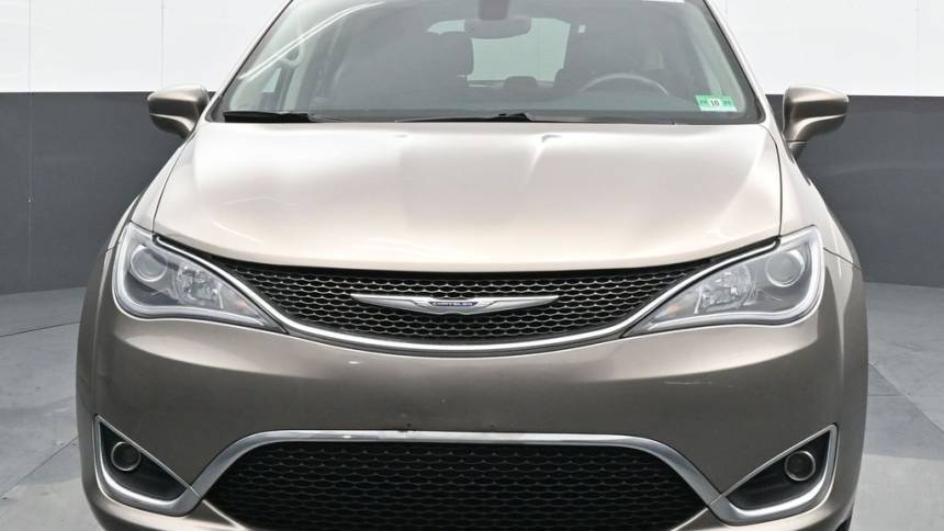 2018 Chrysler Pacifica Touring L — Minivan — 47,538 mi — Philadelphia, PA