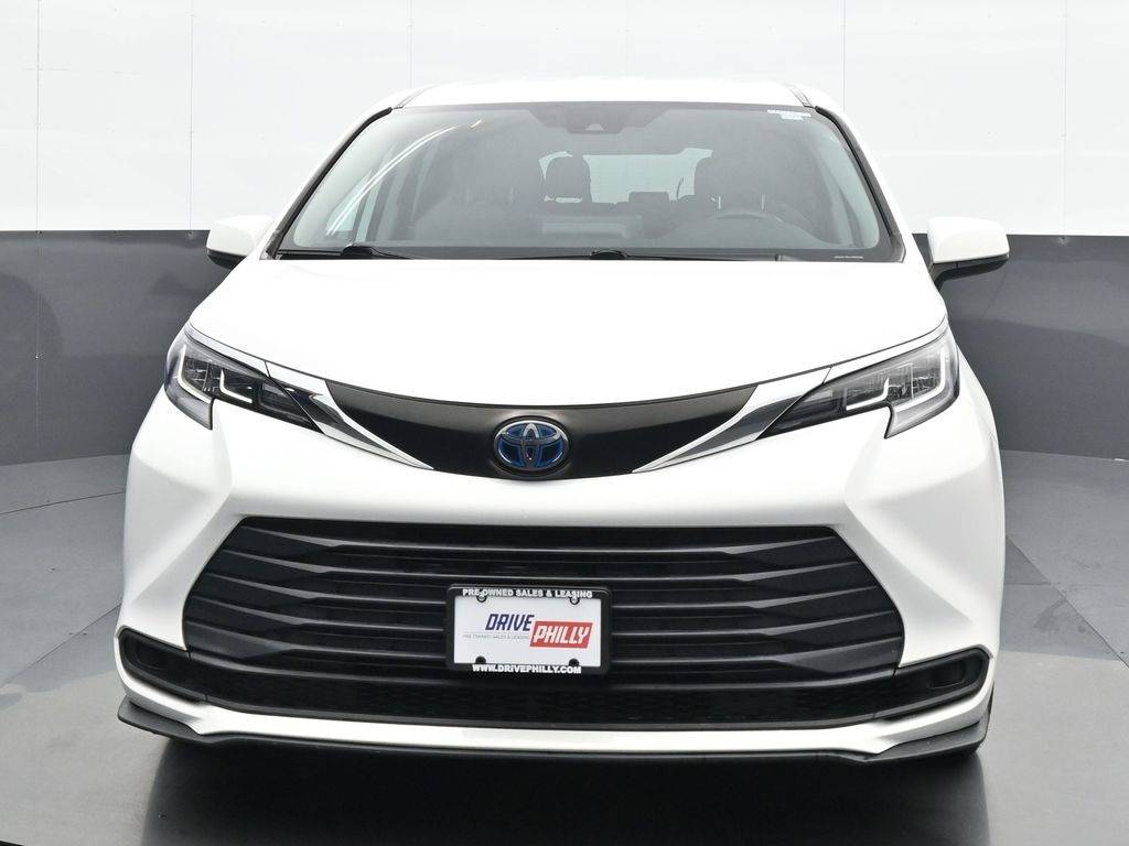 2022 Toyota Sienna LE — Minivan — 54,440 mi — Philadelphia, PA