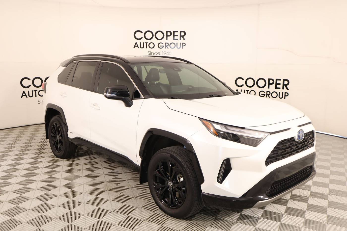 2024 Toyota RAV4 Hybrid XSE — SUV — 29,880 mi — Midwest City, OK
