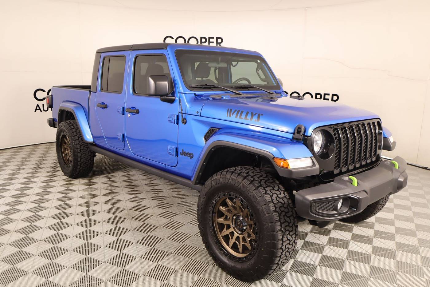 2023 Jeep Gladiator Willys Sport — Pickup Truck — 15,585 mi — Midwest City, OK