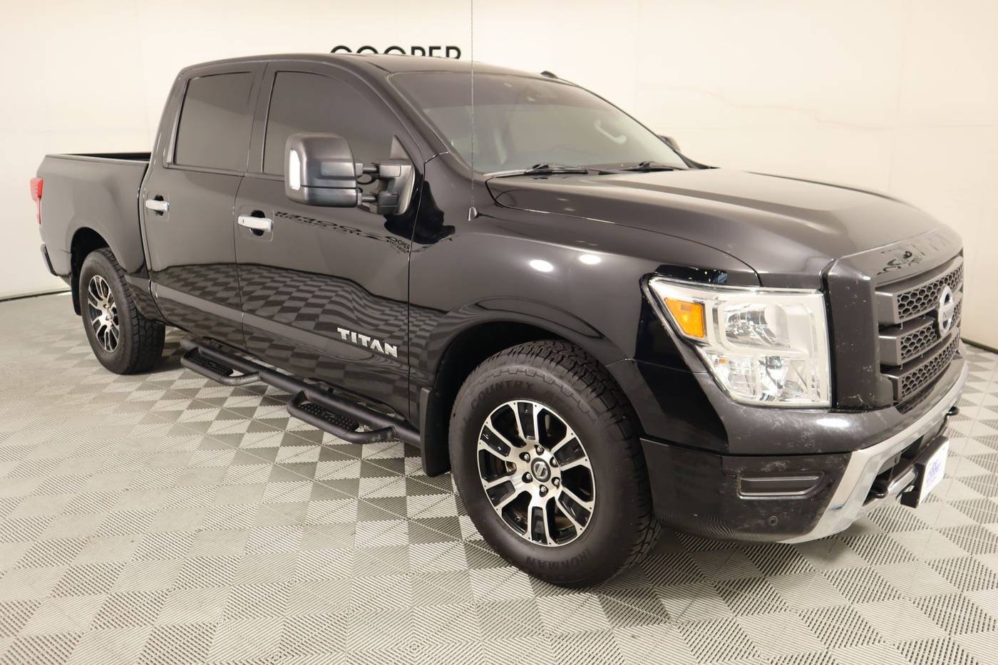 2021 Nissan Titan SV — Pickup Truck — 66,430 mi — Midwest City, OK