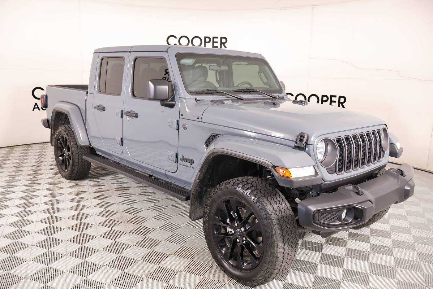 2024 Jeep Gladiator Sport — Pickup Truck — 32,825 mi — Midwest City, OK