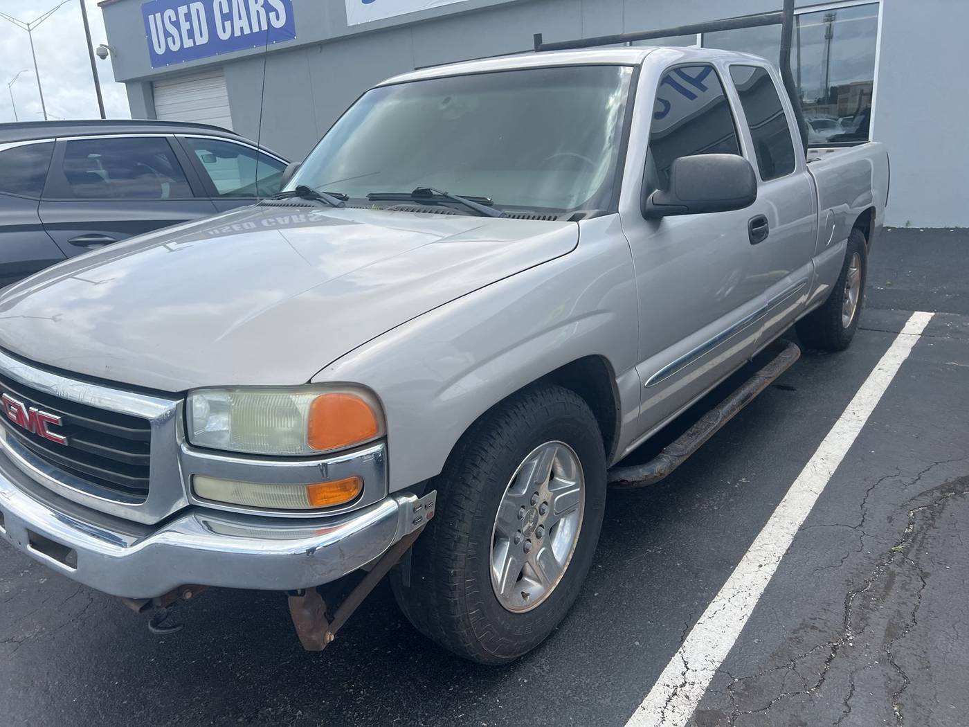2004 GMC Sierra 1500 SLE — Pickup Truck — 207,237 mi — Midwest City, OK