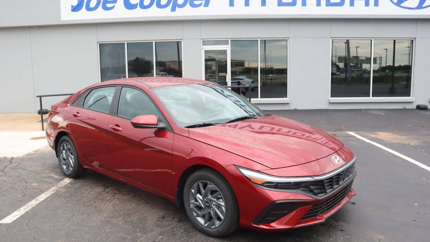 2024 Hyundai Elantra SEL — Sedan — 7,925 mi — Midwest City, OK