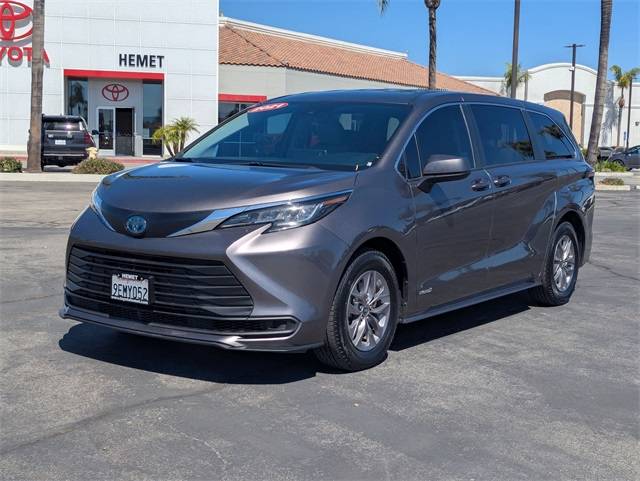 2021 Toyota Sienna LE — Minivan — 83,340 mi — Hemet, CA