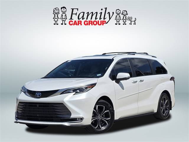 2025 Toyota Sienna Platinum — Minivan — 15,000 mi — Burleson, TX