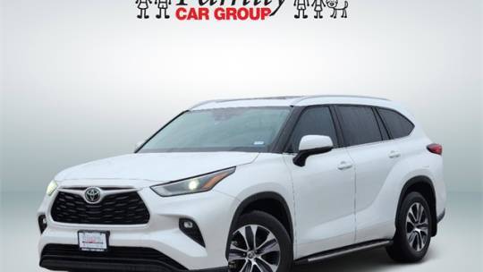 2022 Toyota Highlander XLE — SUV — 23,260 mi — Burleson, TX