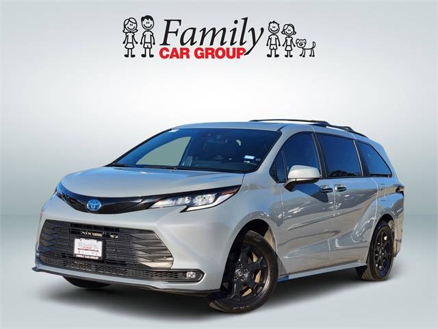2025 Toyota Sienna Woodland Edition — Minivan — 22,297 mi — Burleson, TX