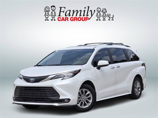 2025 Toyota Sienna XLE — Minivan — 16,770 mi — Burleson, TX
