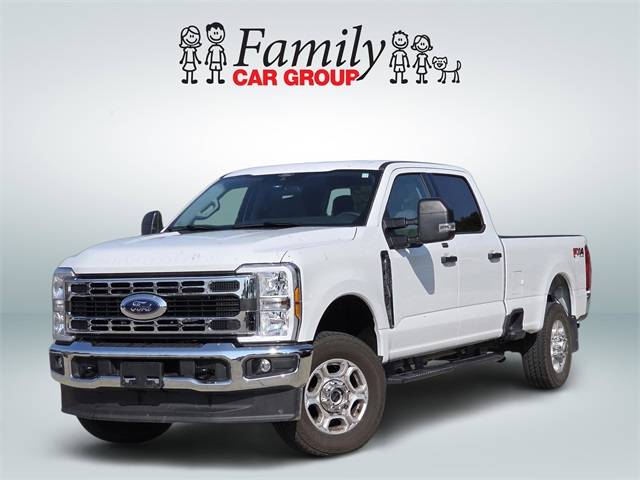 2025 Ford Super Duty F-350 XLT — Pickup Truck — 8,682 mi — Burleson, TX