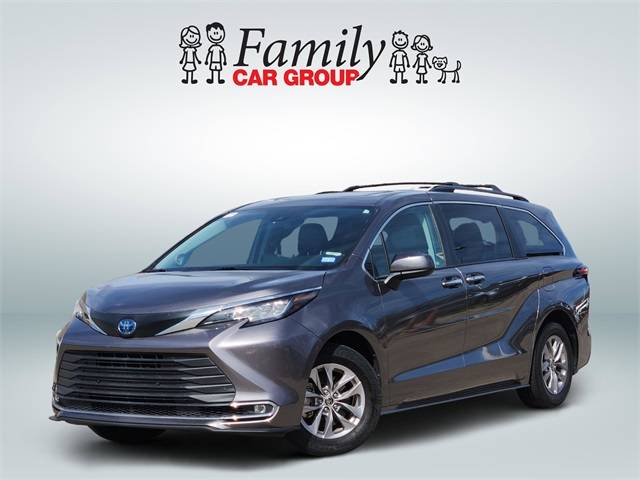 2022 Toyota Sienna XLE — Minivan — 51,635 mi — Burleson, TX