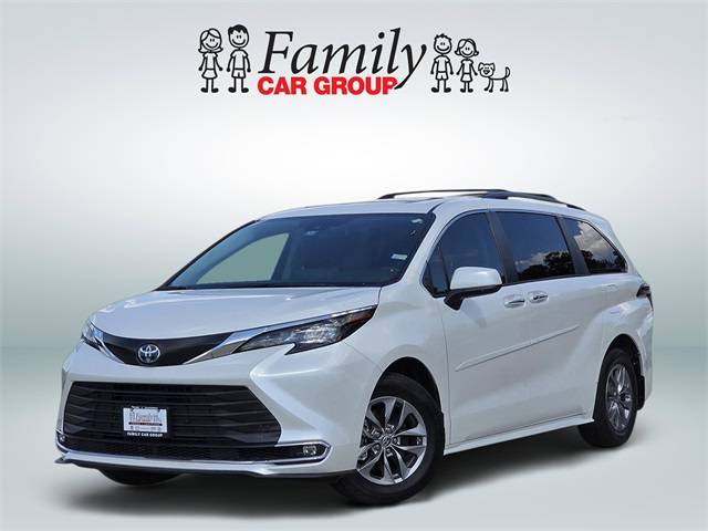 2024 Toyota Sienna XLE — Minivan — 20,489 mi — Burleson, TX