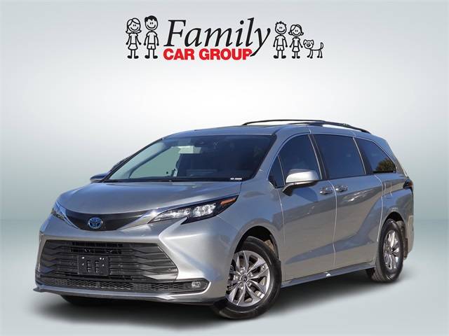 2025 Toyota Sienna XLE — Minivan — 17,278 mi — Burleson, TX