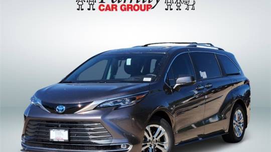 2024 Toyota Sienna Platinum — Minivan — 19,158 mi — Burleson, TX