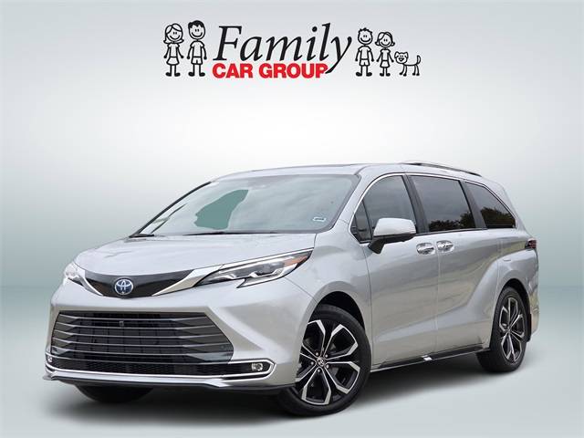 2025 Toyota Sienna Platinum — Minivan — 16,540 mi — Burleson, TX