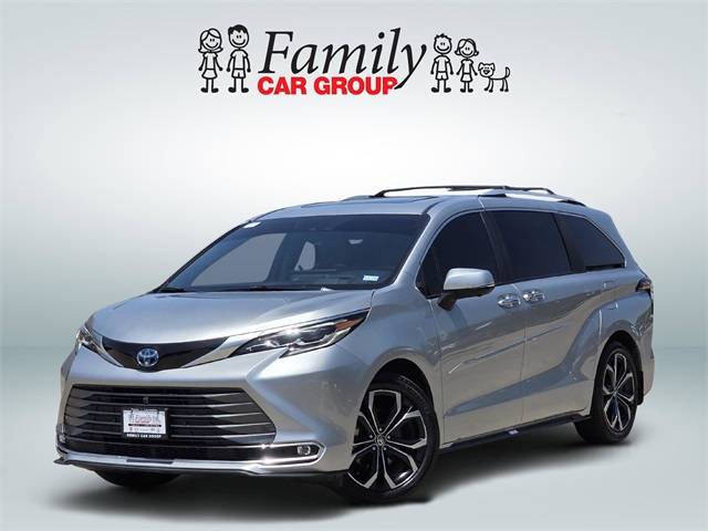 2025 Toyota Sienna Platinum — Minivan — 11,833 mi — Burleson, TX