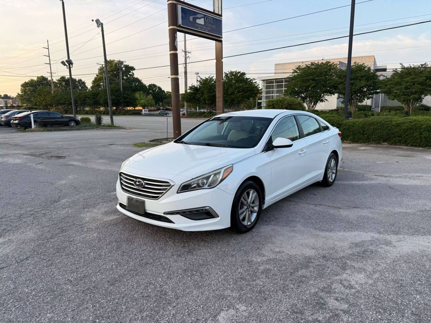 2015 Hyundai Sonata SE — Sedan — 116,148 mi — Columbia, SC