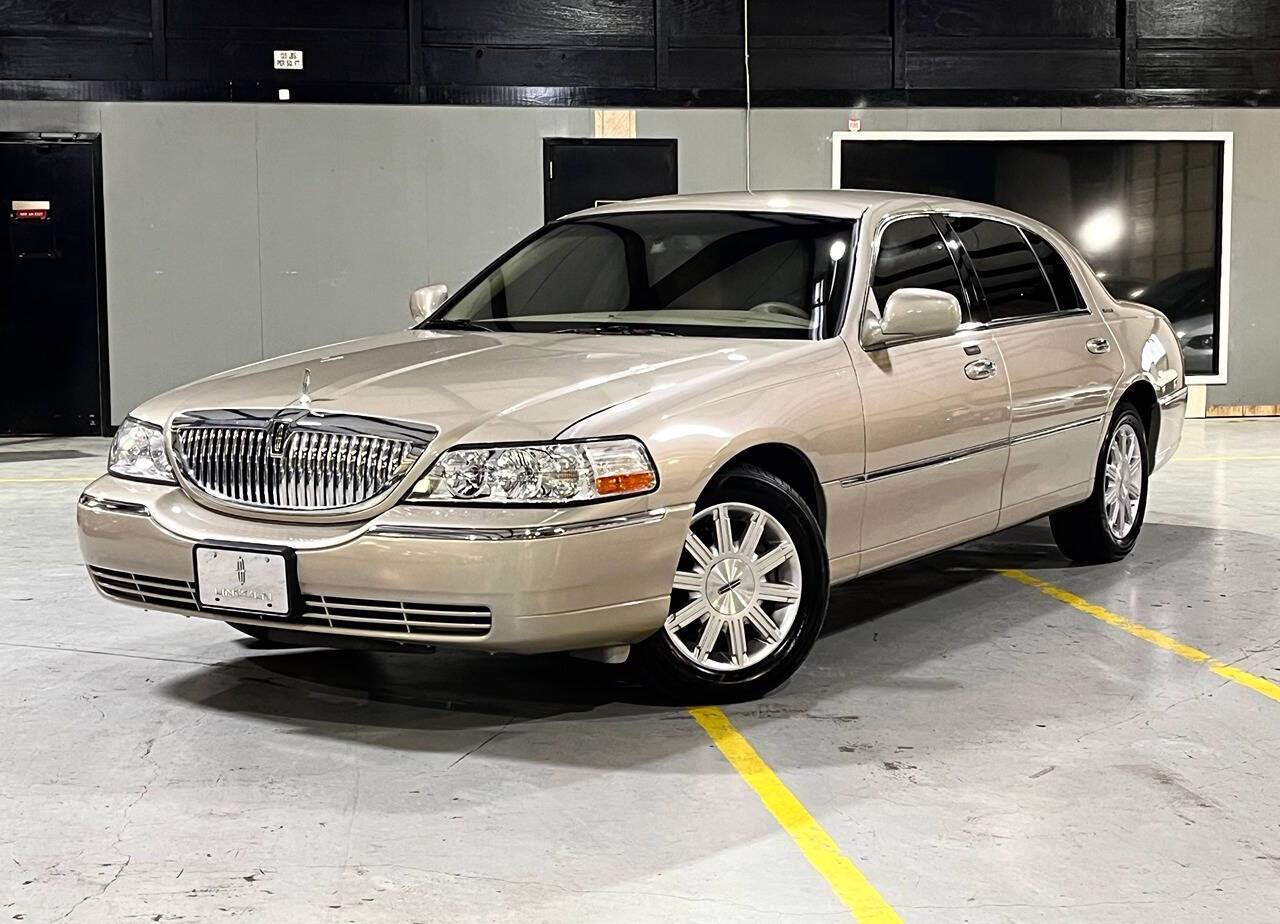 2011 Lincoln Town Car Signature — Sedan — 47,036 mi — Victoria, TX